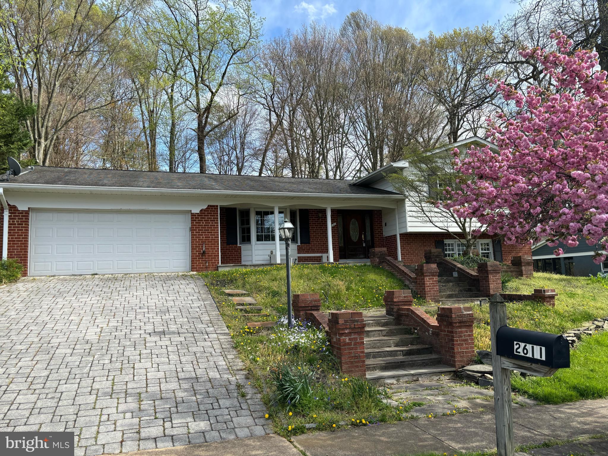 2611 E Meredith Dr