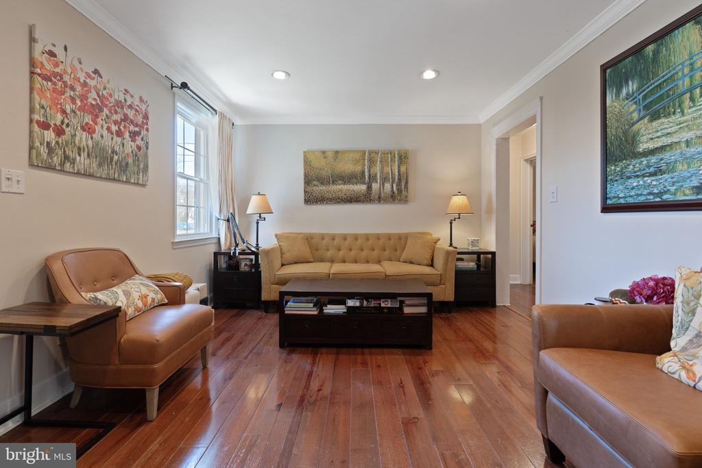 2911 Adams Pl