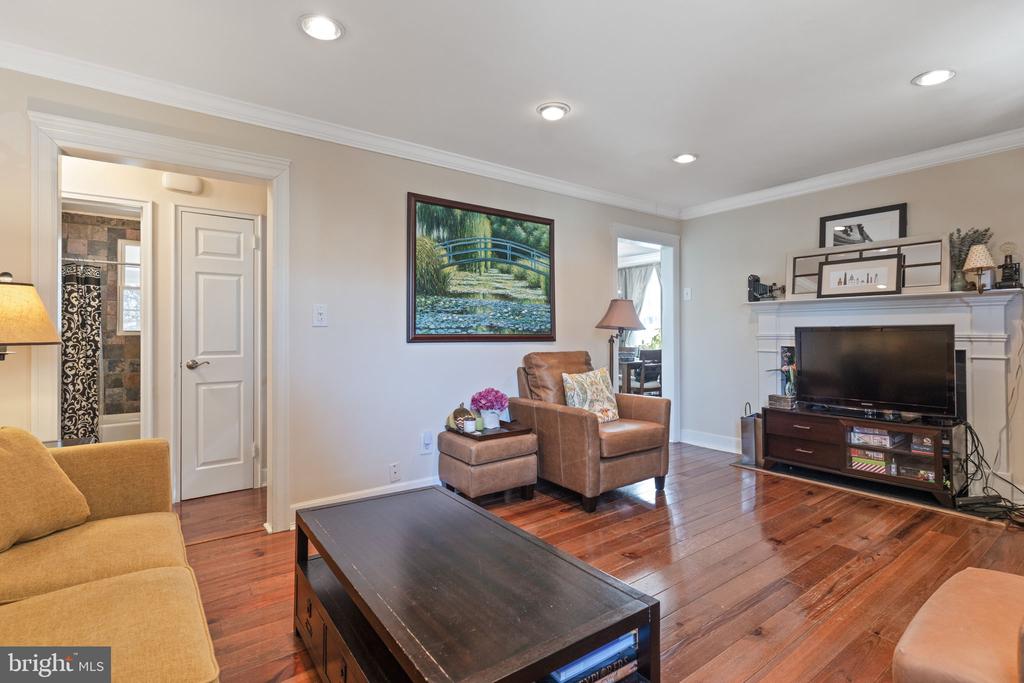 2911 Adams Pl