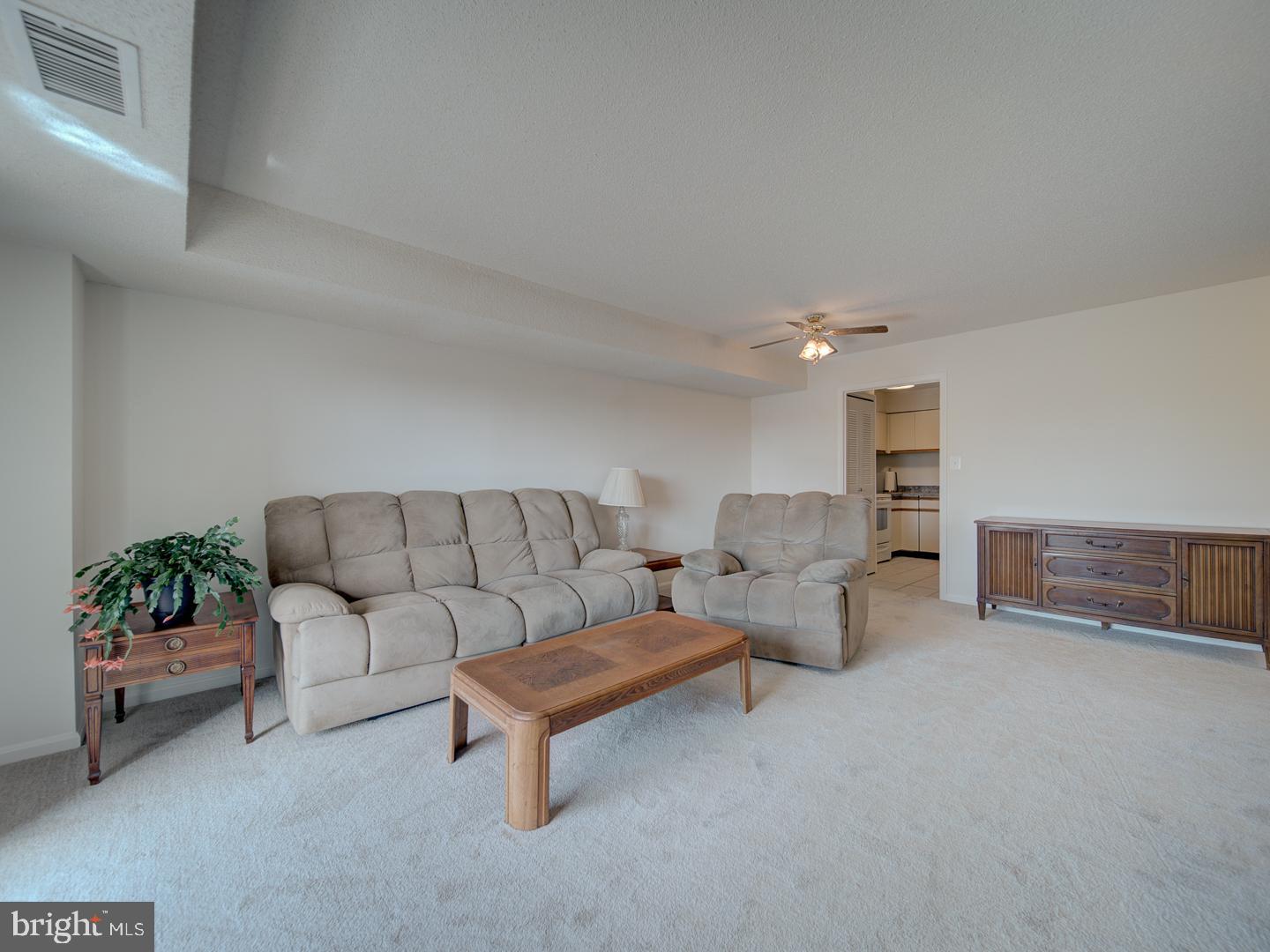 3800 Powell Ln #727