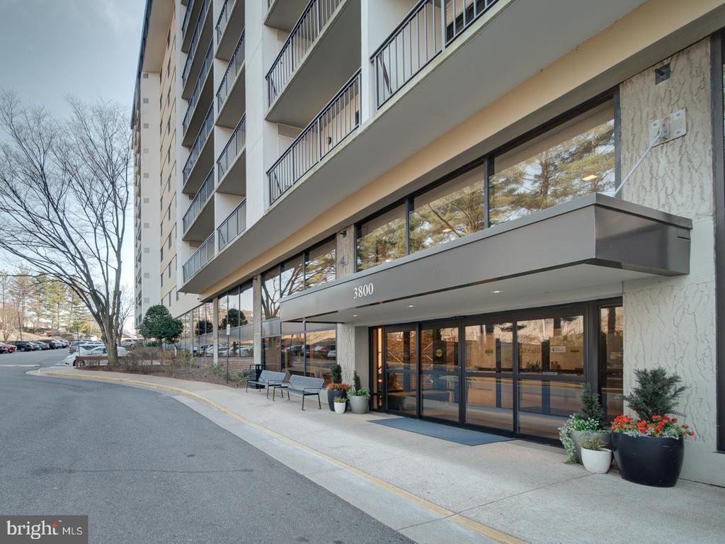 3800 Powell Ln #727