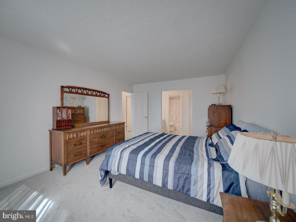 3800 Powell Ln #727