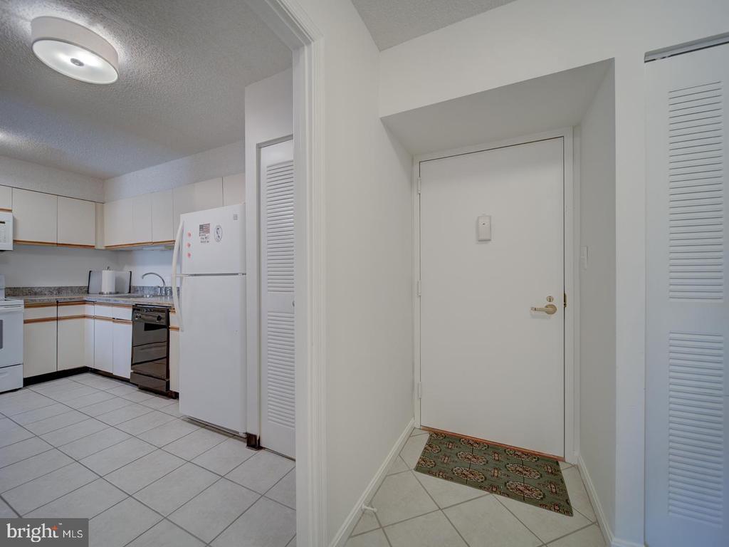 3800 Powell Ln #727