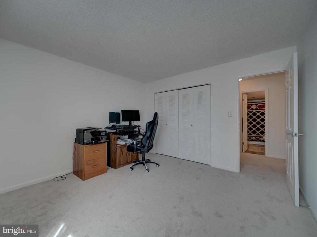 3800 Powell Ln #727