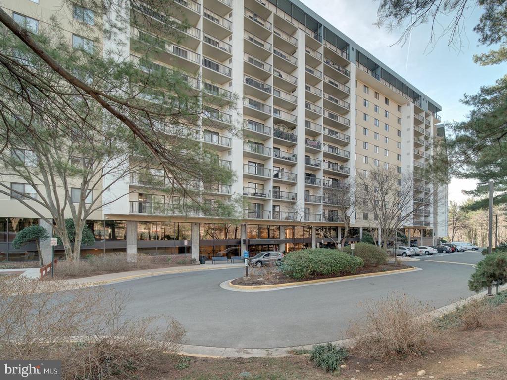 3800 Powell Ln #727