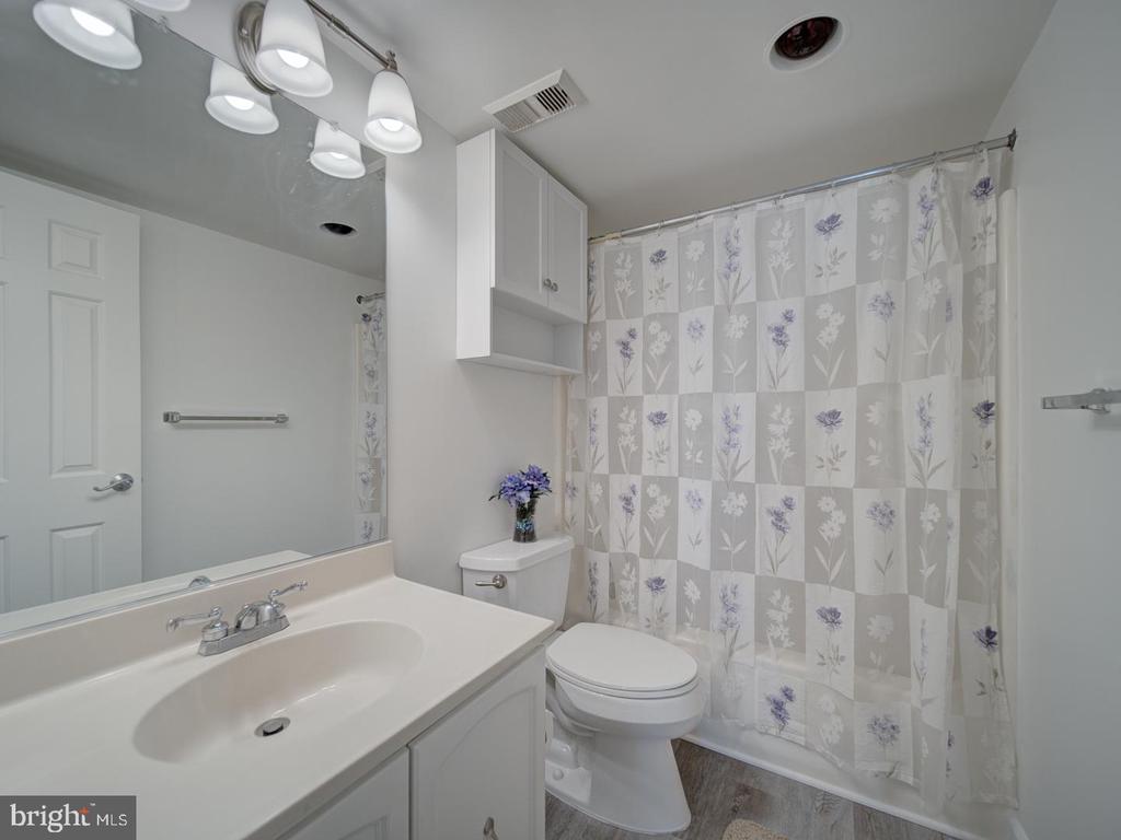 3800 Powell Ln #727