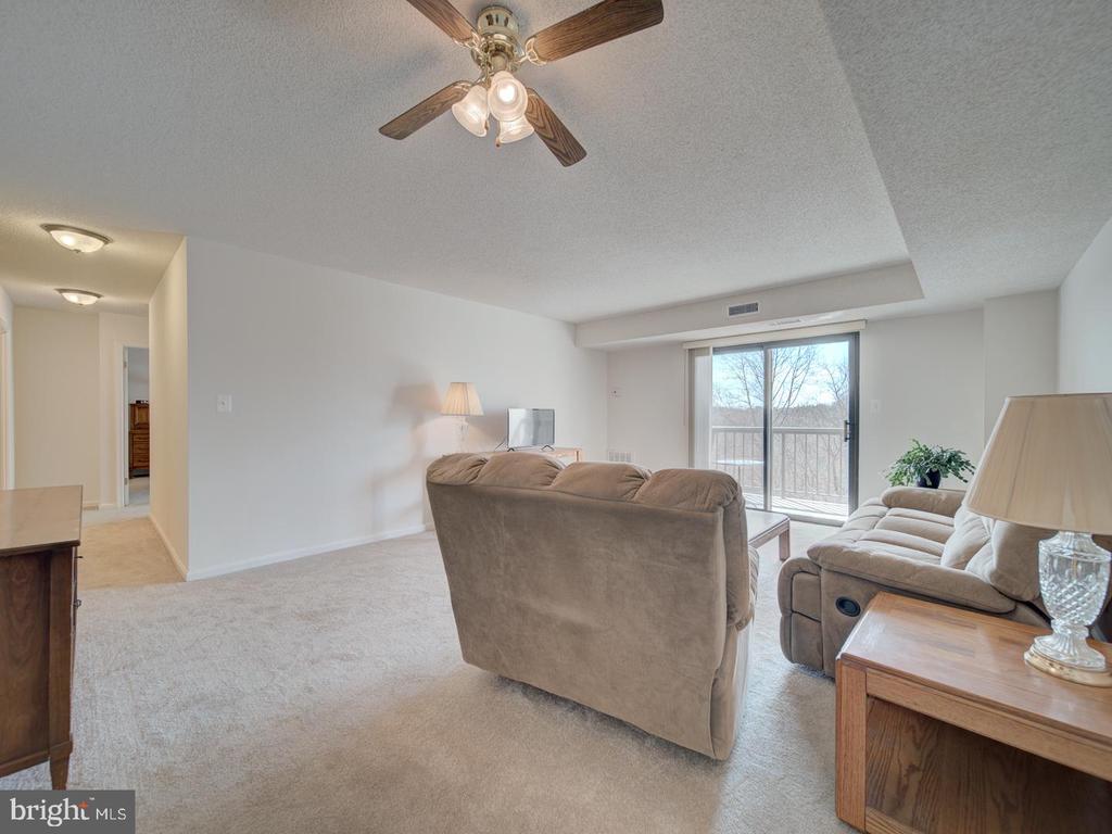 3800 Powell Ln #727