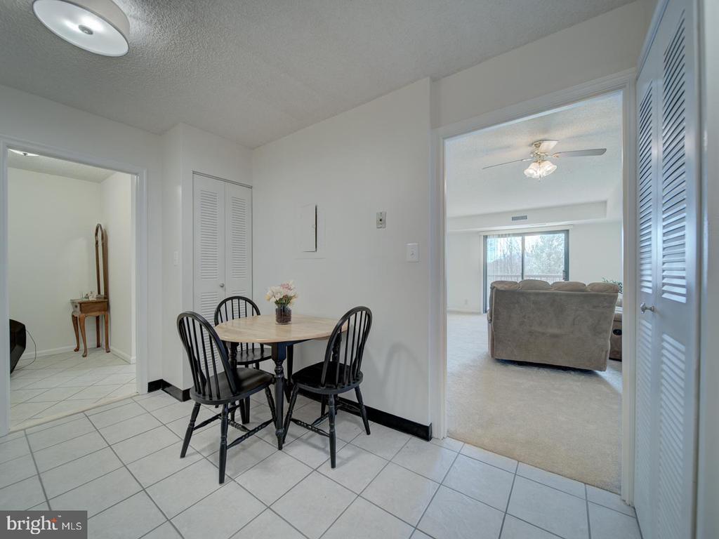 3800 Powell Ln #727