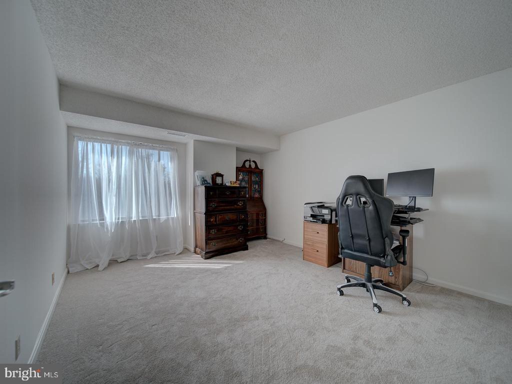 3800 Powell Ln #727