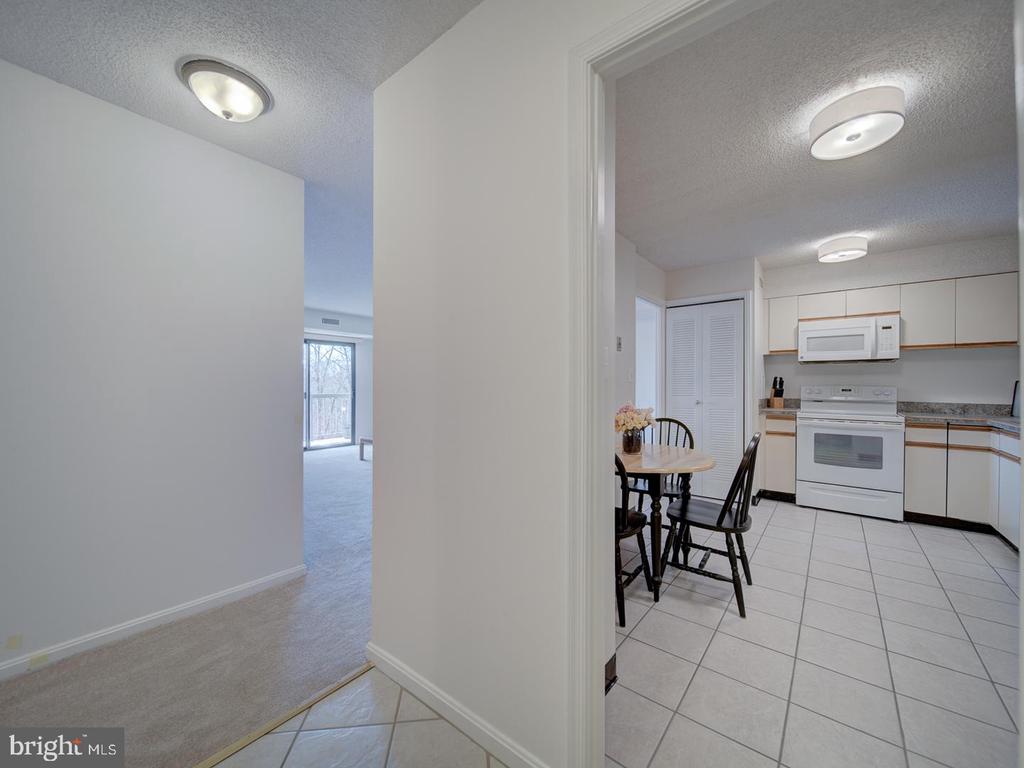 3800 Powell Ln #727