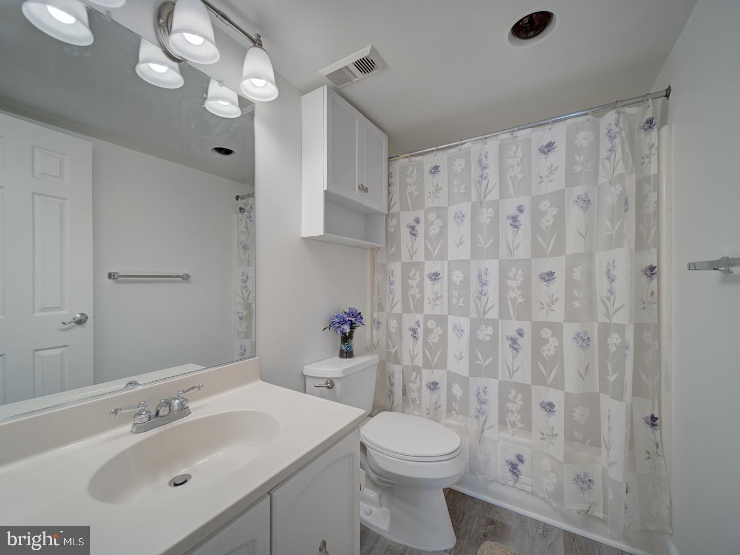 3800 Powell Ln #727