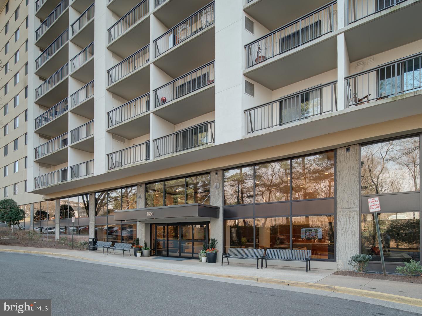 3800 Powell Ln #727