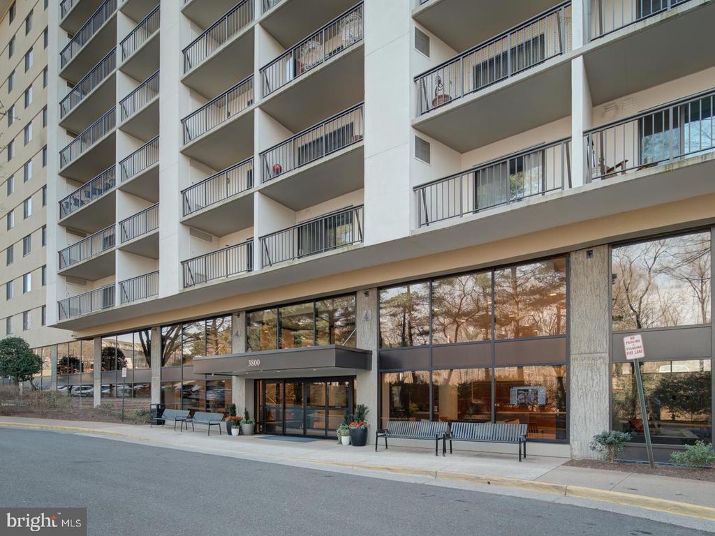 3800 Powell Ln #727