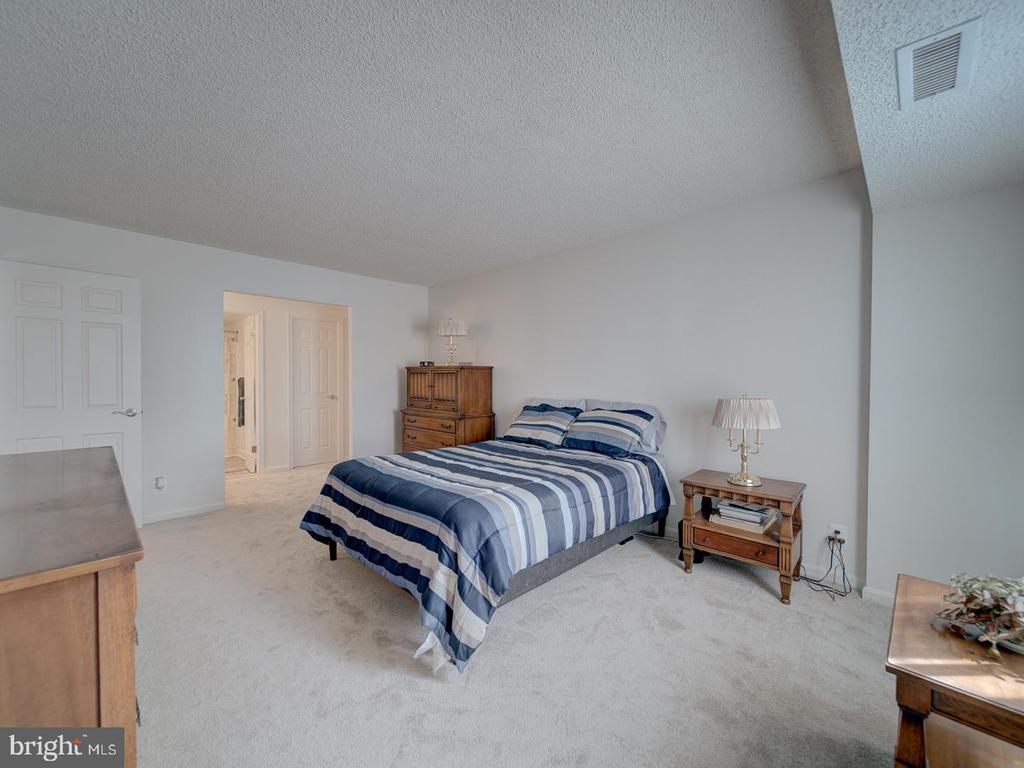3800 Powell Ln #727
