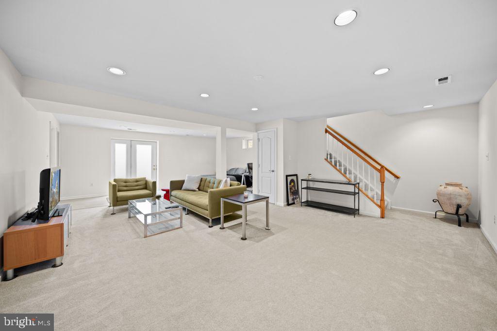 2302 Central Ave