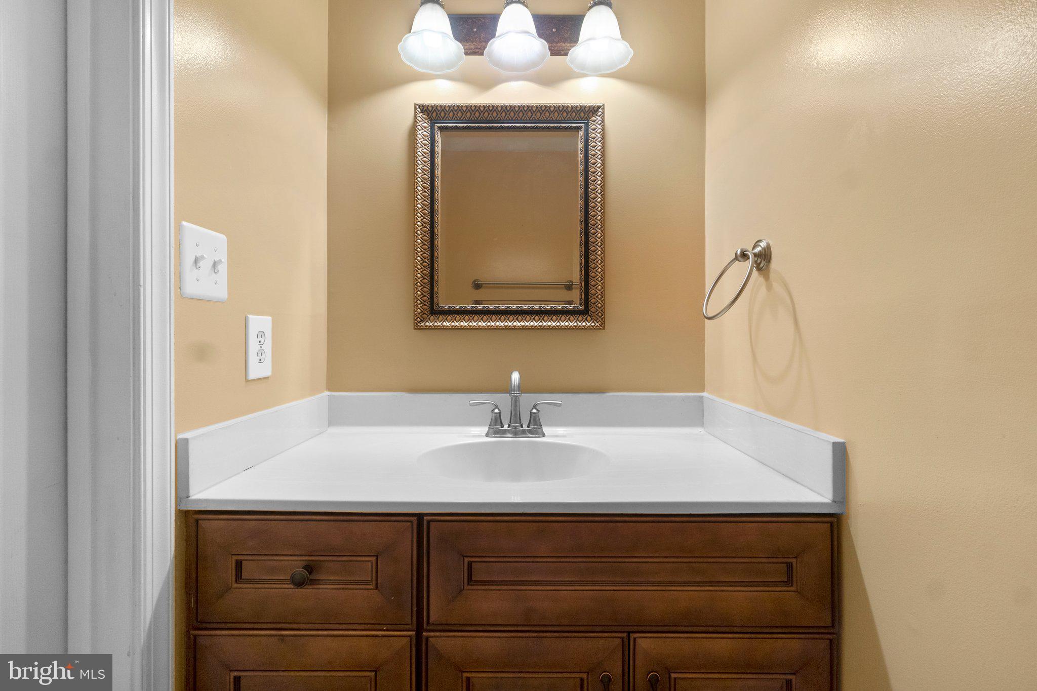 2170 KINGS GARDEN WAY