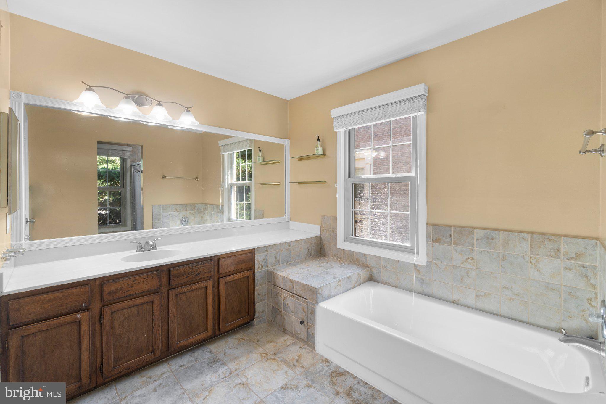 2170 KINGS GARDEN WAY