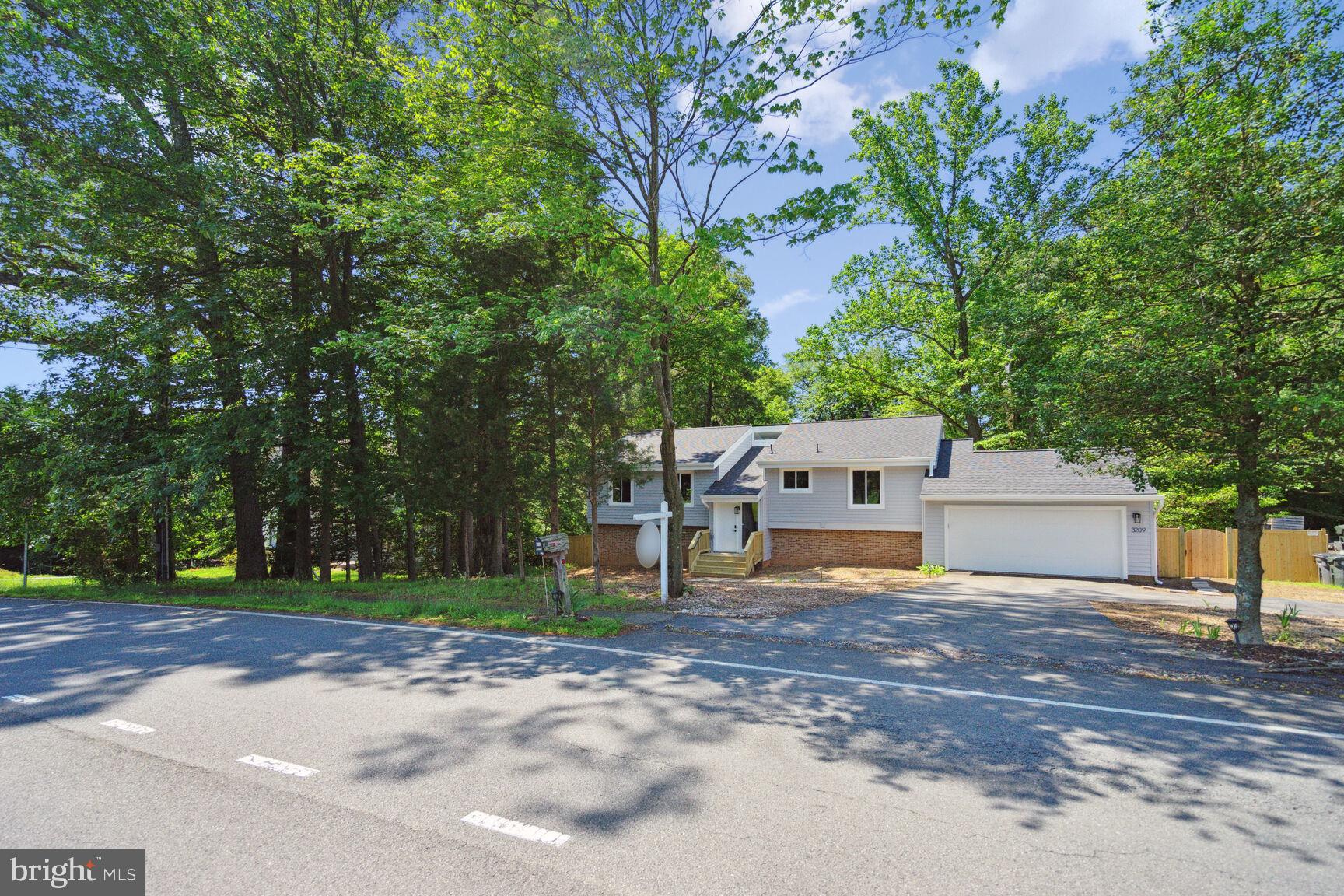 8209 IDYLWOOD RD