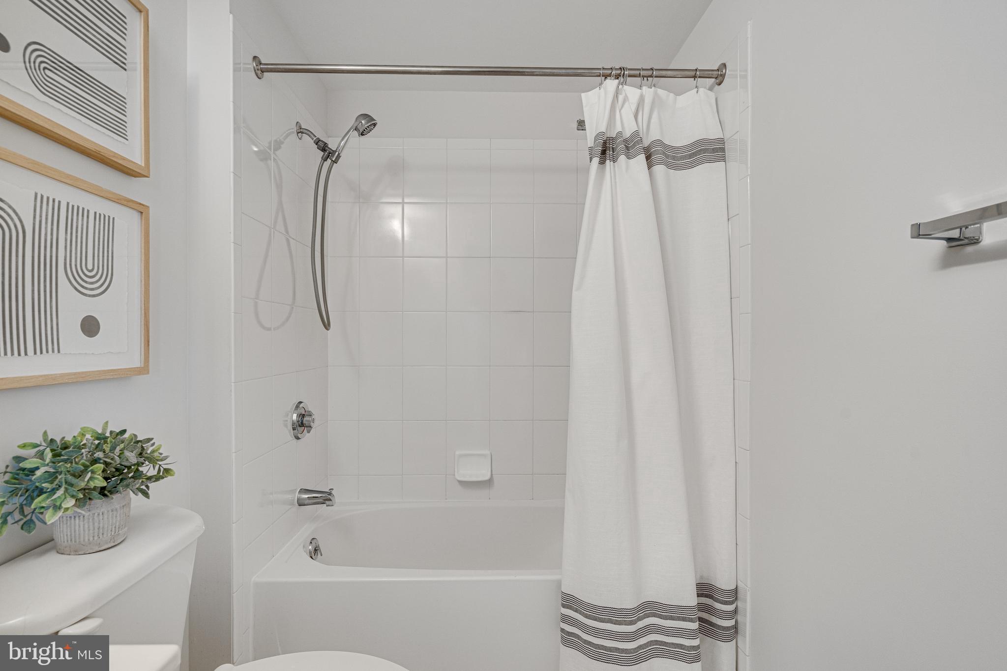 2726 GALLOWS ROAD 609