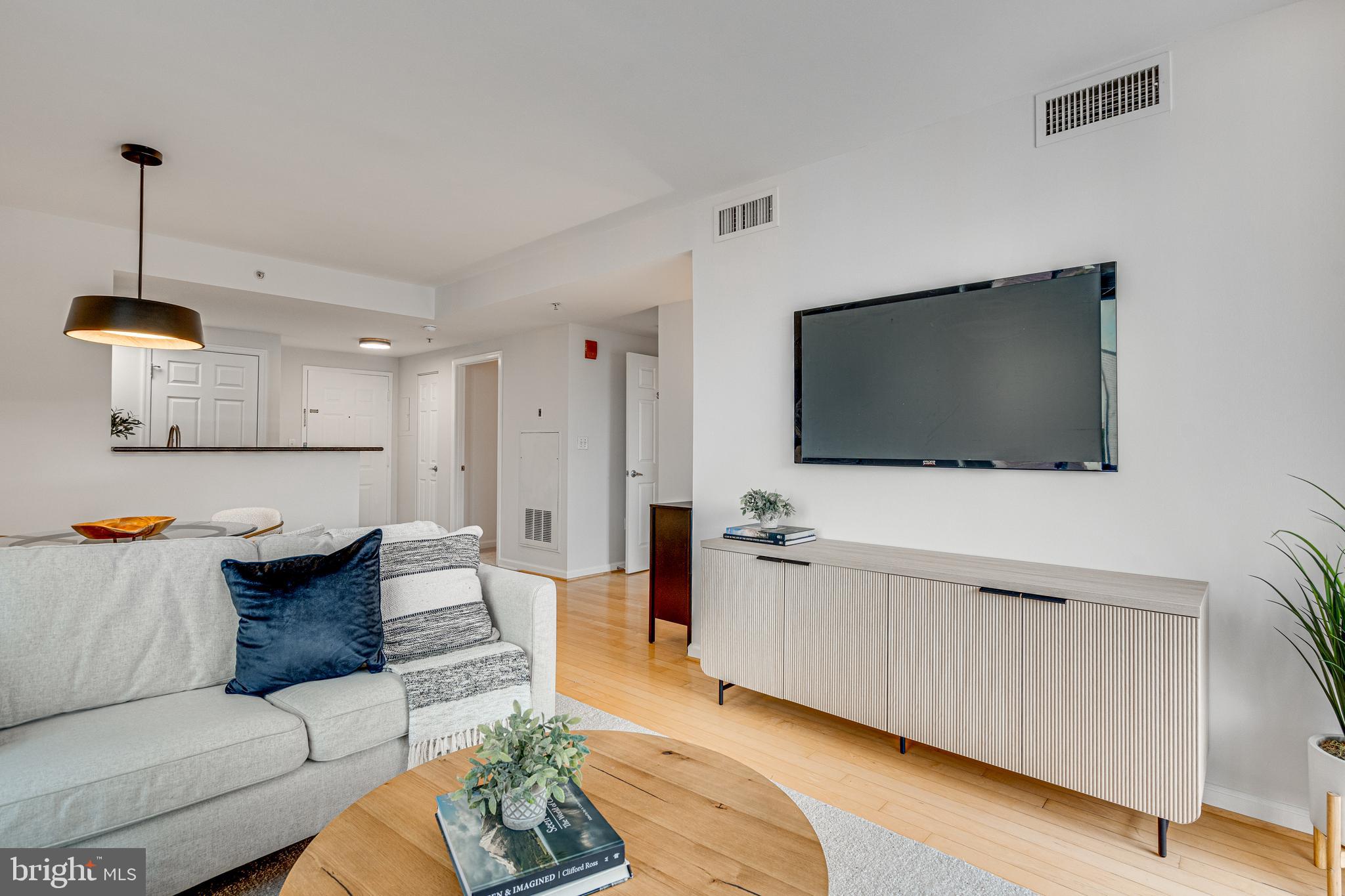 2726 GALLOWS ROAD 609