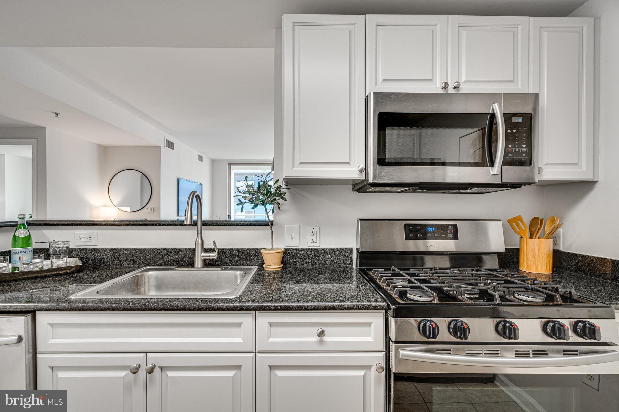 2726 GALLOWS ROAD 609