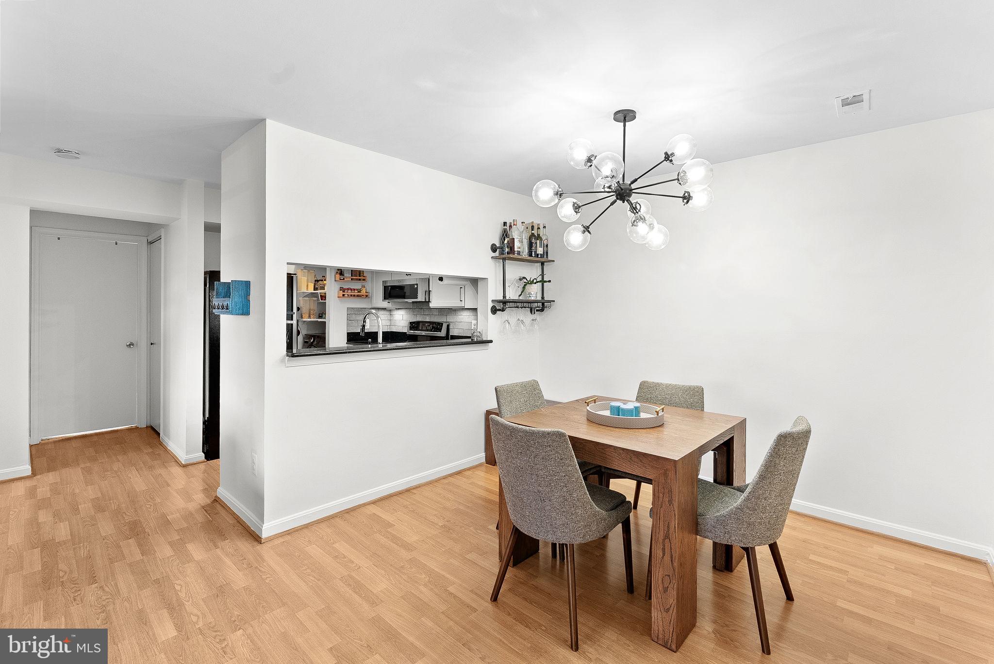 6900 Mary Caroline Cir #L