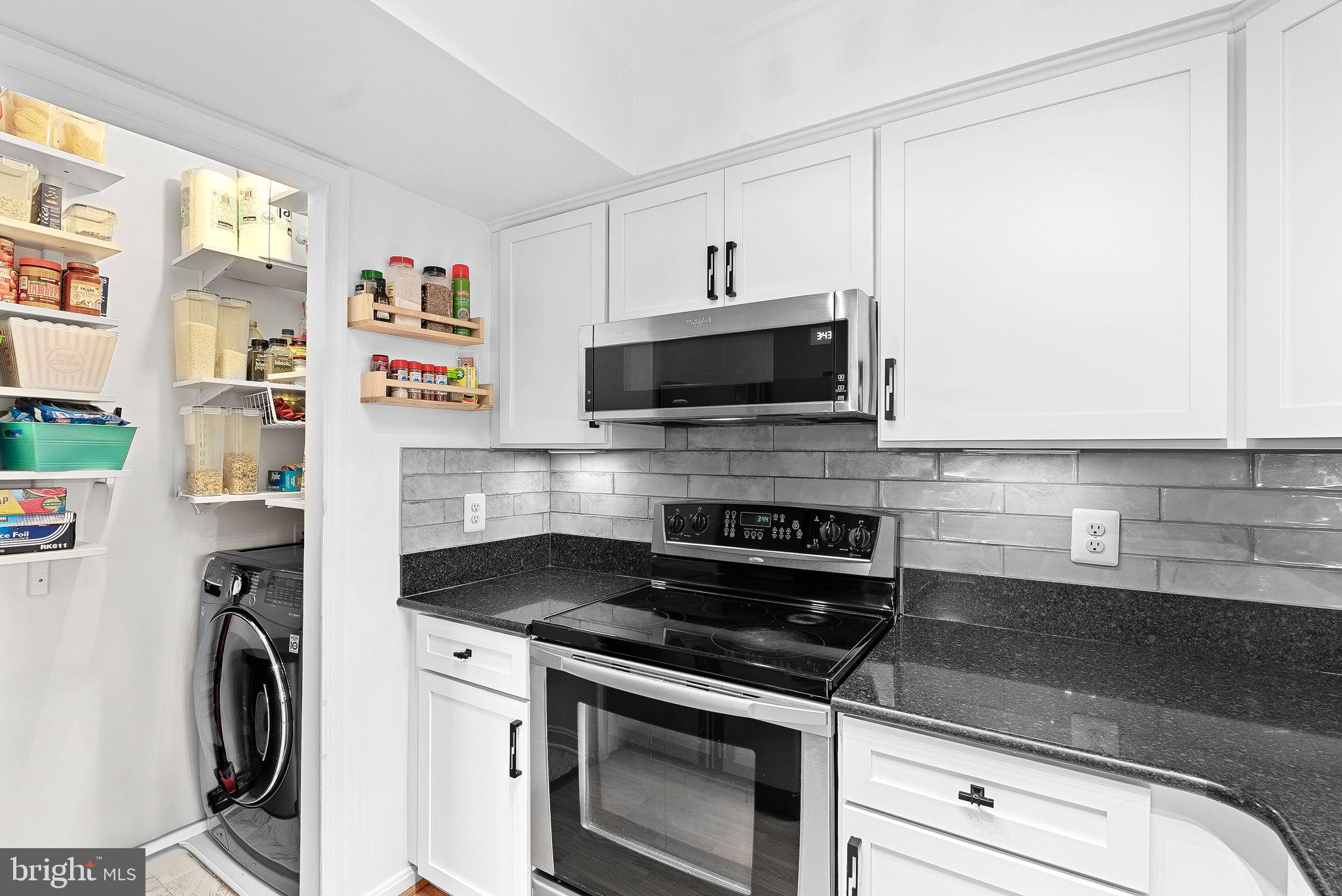 6900 Mary Caroline Cir #L