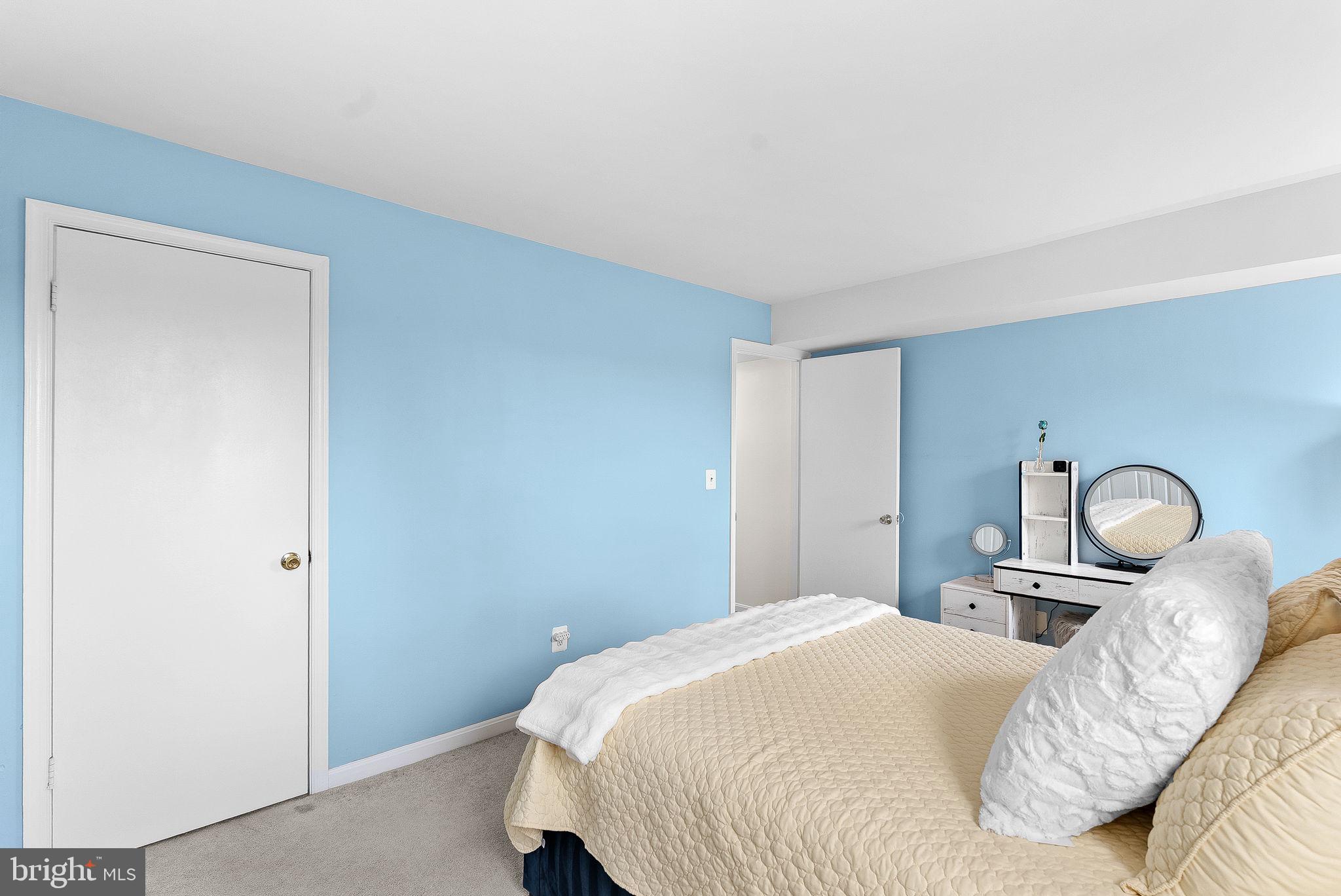 6900 Mary Caroline Cir #L