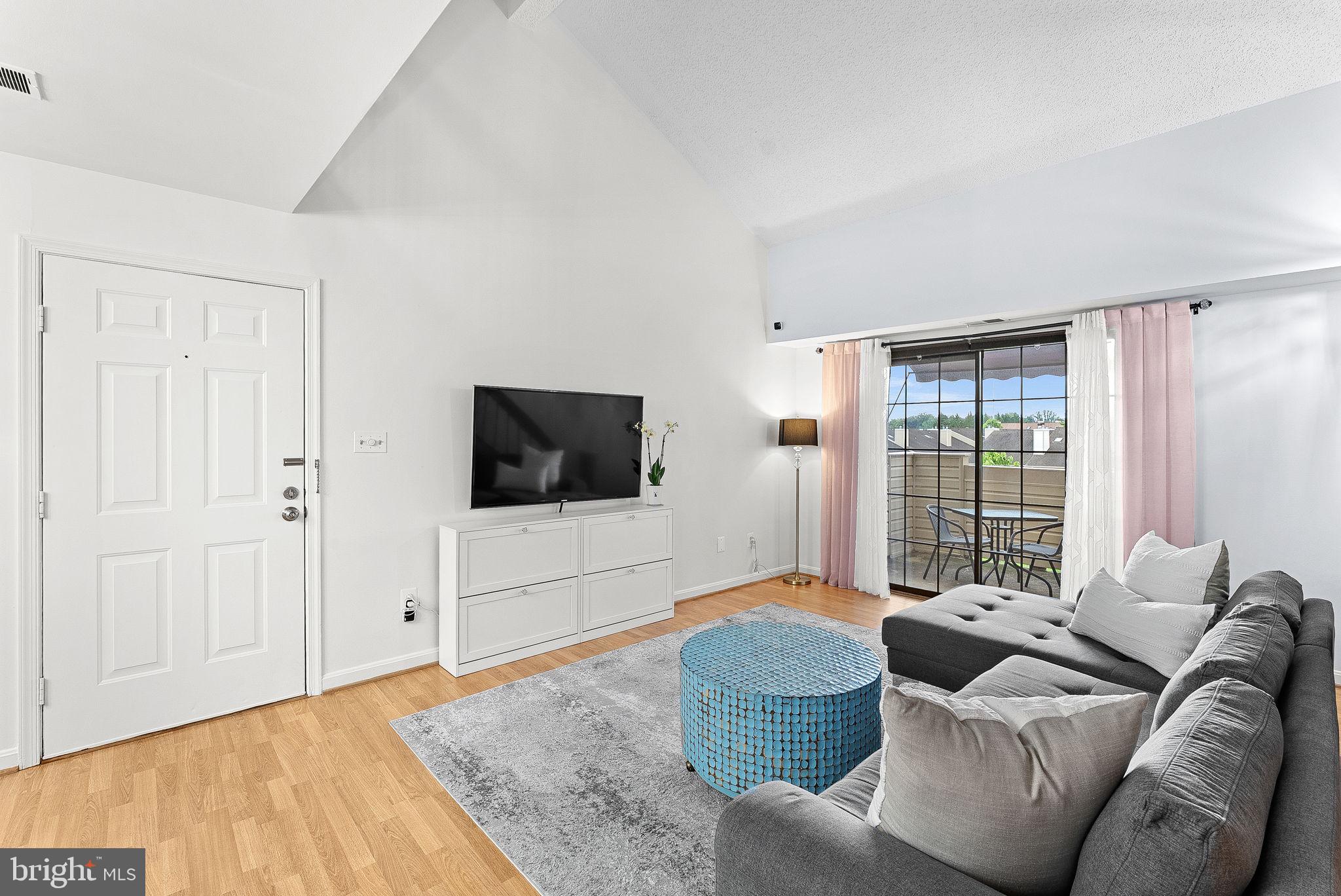 6900 Mary Caroline Cir #L