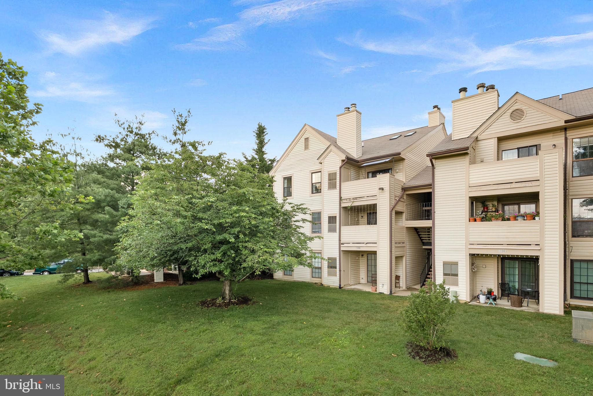 6900 Mary Caroline Cir #L