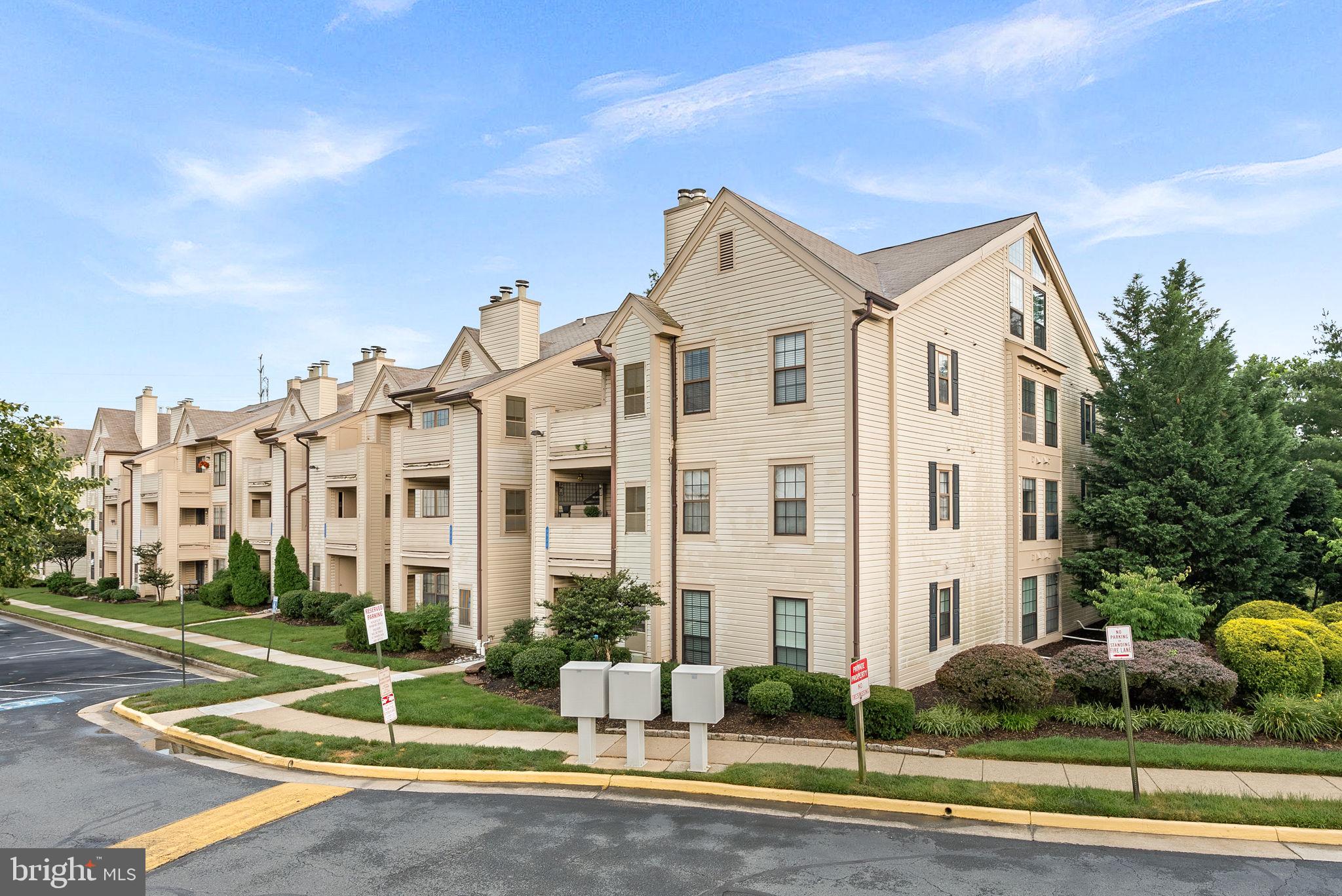 6900 Mary Caroline Cir #L