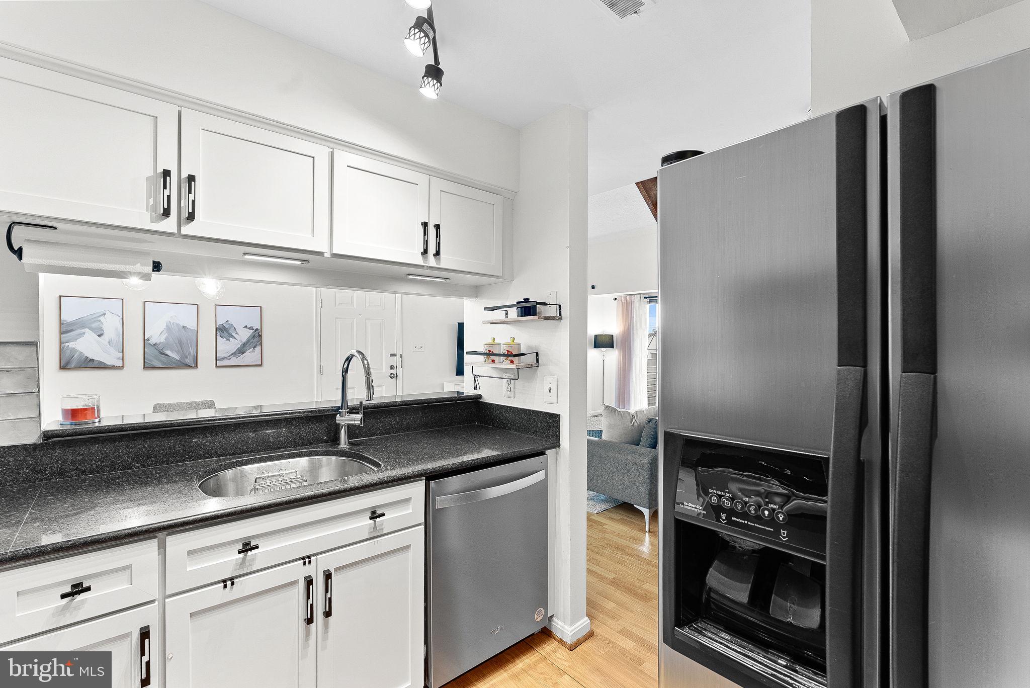 6900 Mary Caroline Cir #L