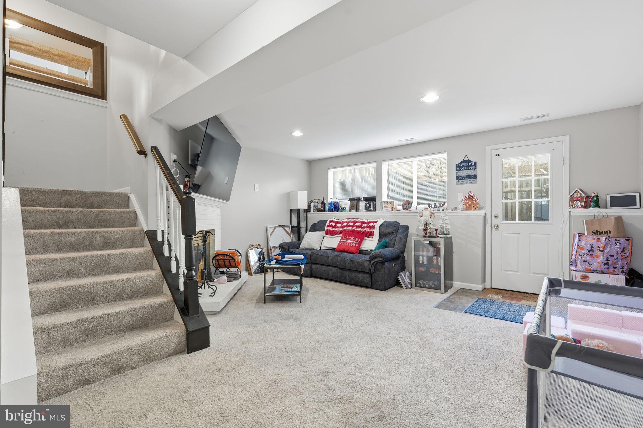 6311 BETSY ROSS COURT