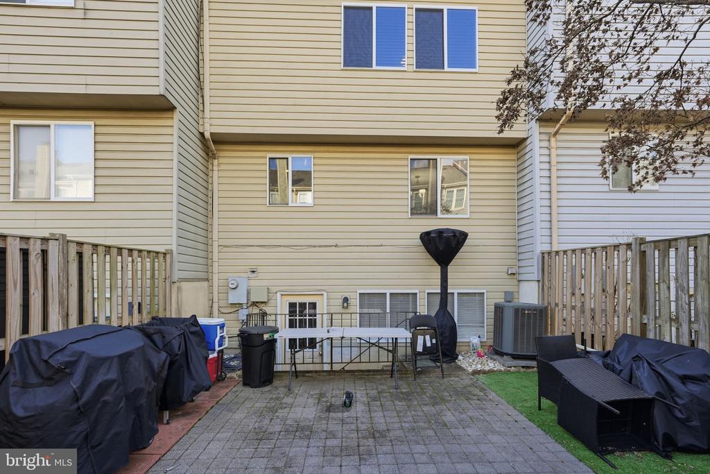 6311 BETSY ROSS COURT