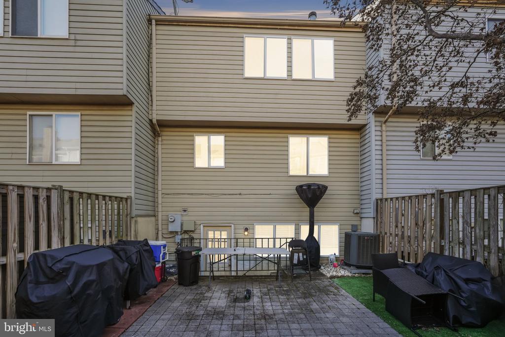 6311 BETSY ROSS COURT