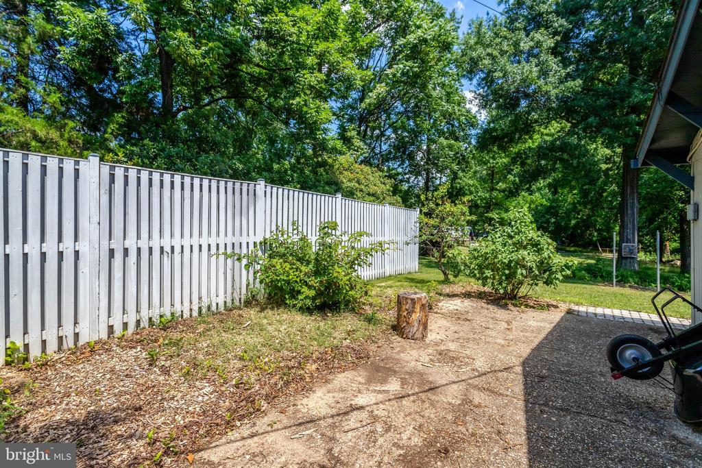 6616 BRADDOCK
