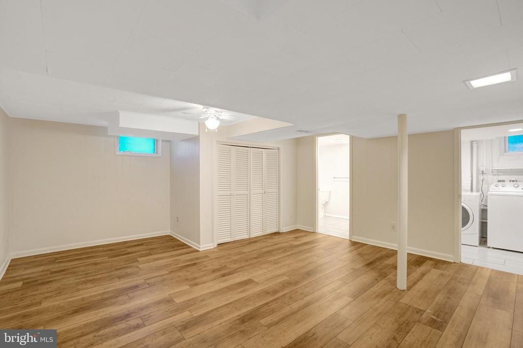 6526 OAKWOOD DRIVE