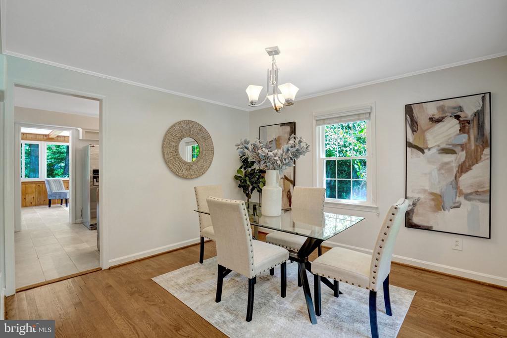 6526 OAKWOOD DRIVE