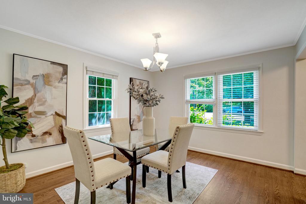 6526 OAKWOOD DRIVE
