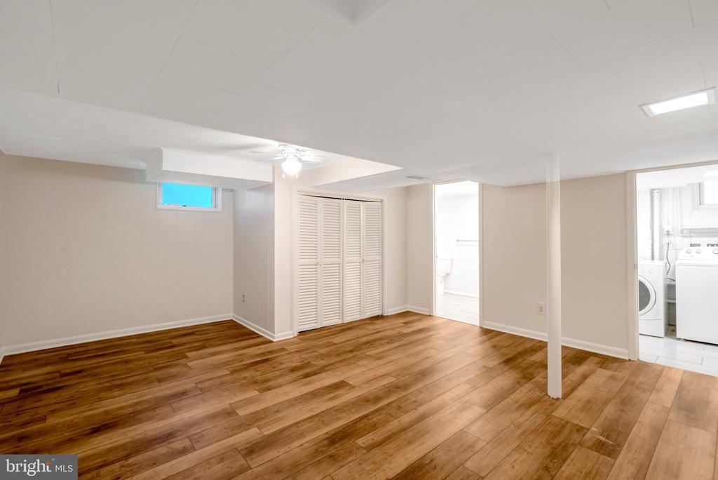 6526 OAKWOOD DRIVE
