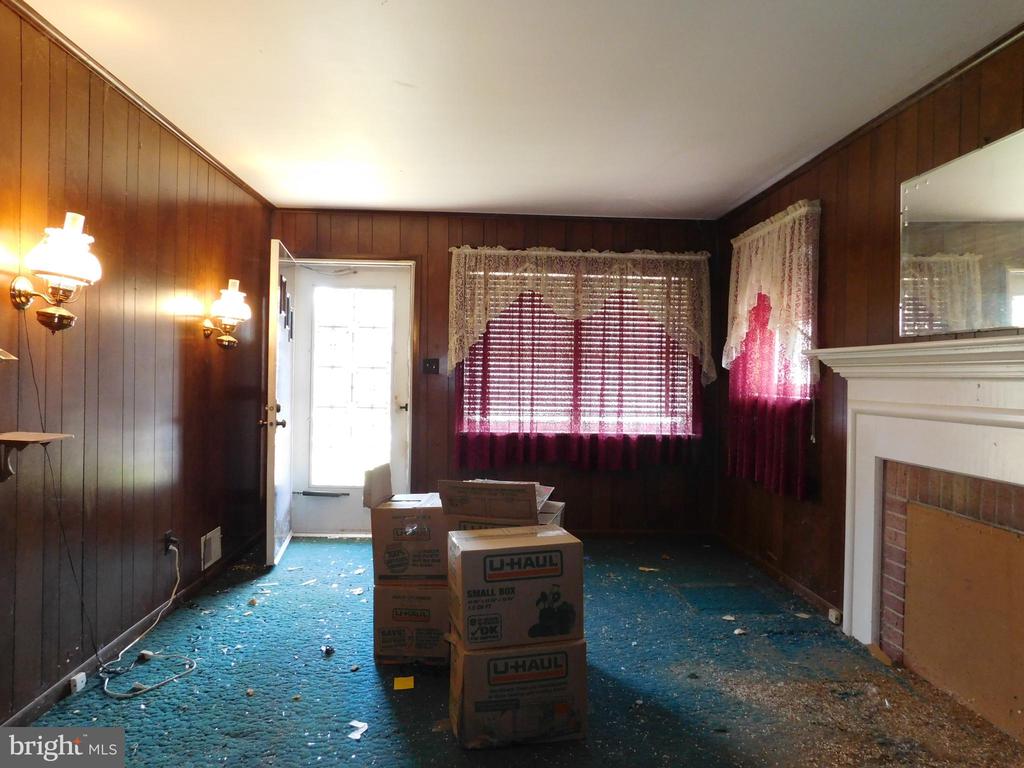 3338 SLADE COURT