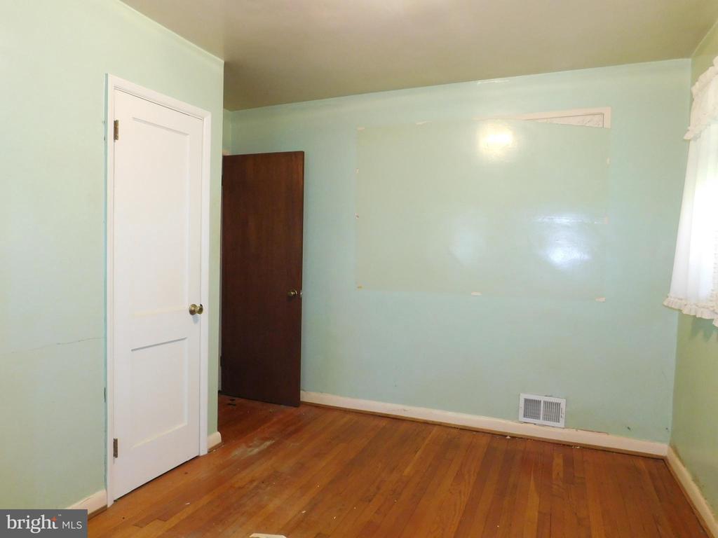 3338 SLADE COURT