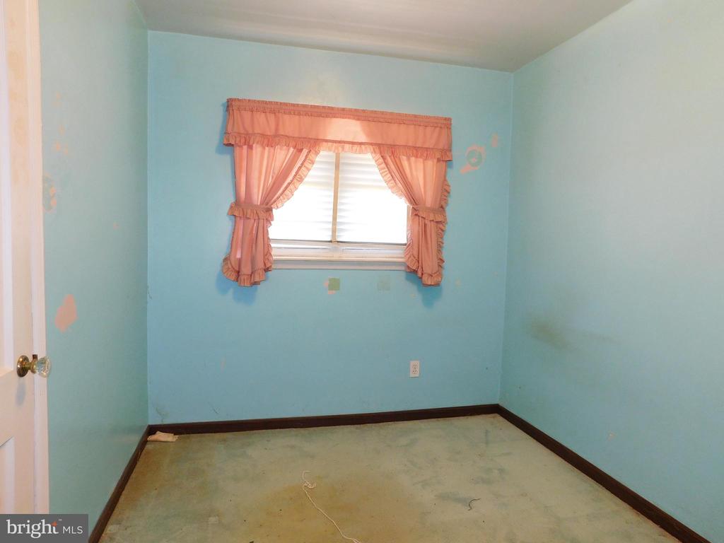 3338 SLADE COURT