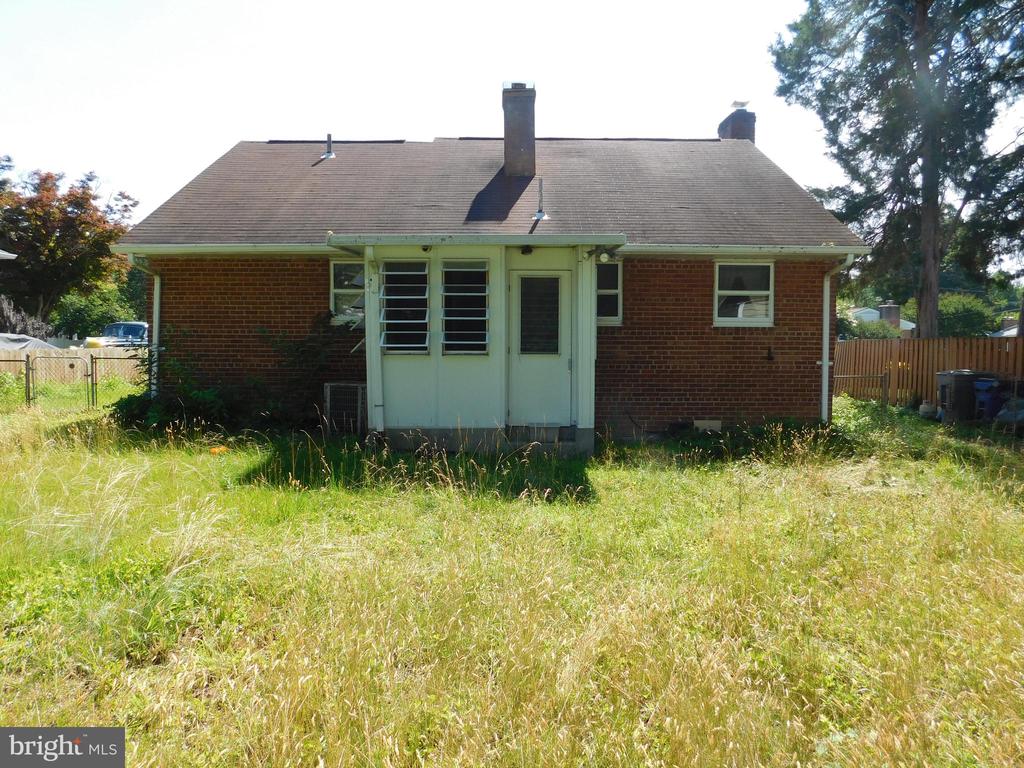 3338 SLADE COURT