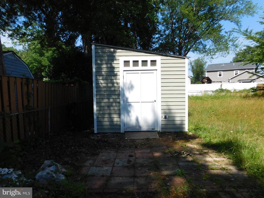 3338 SLADE COURT
