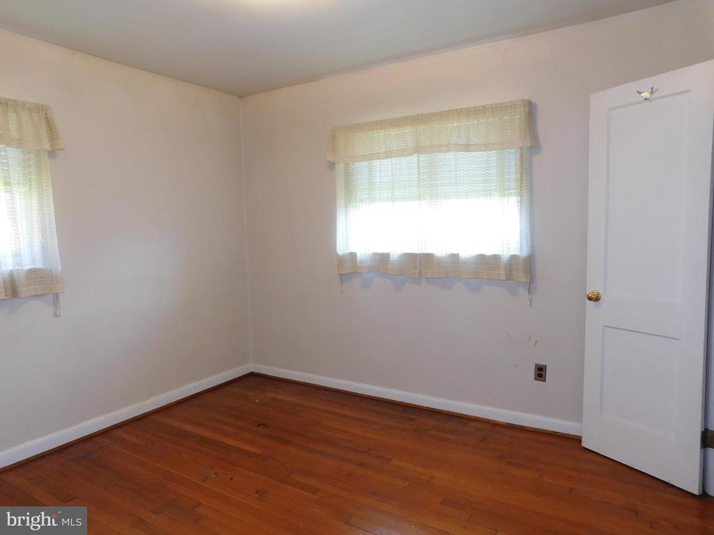3338 SLADE COURT