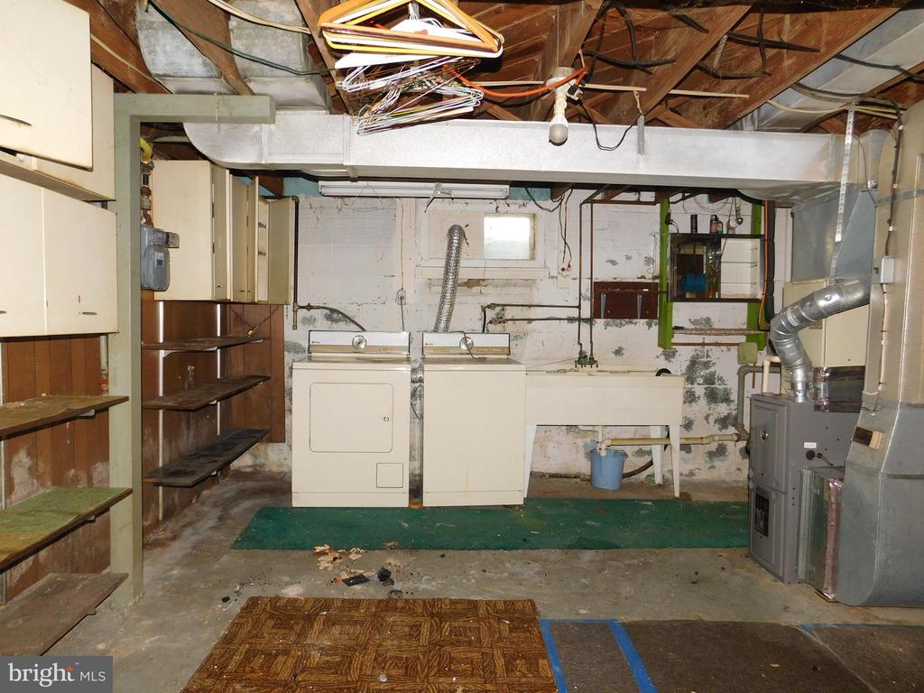 3338 SLADE COURT