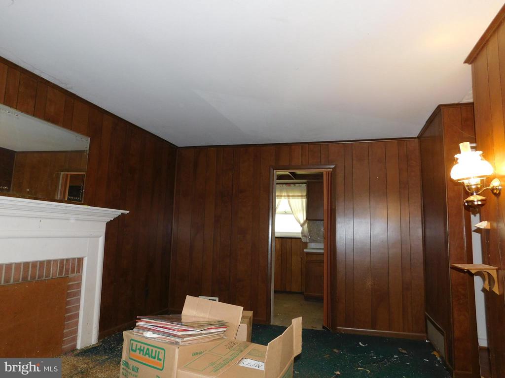 3338 SLADE COURT