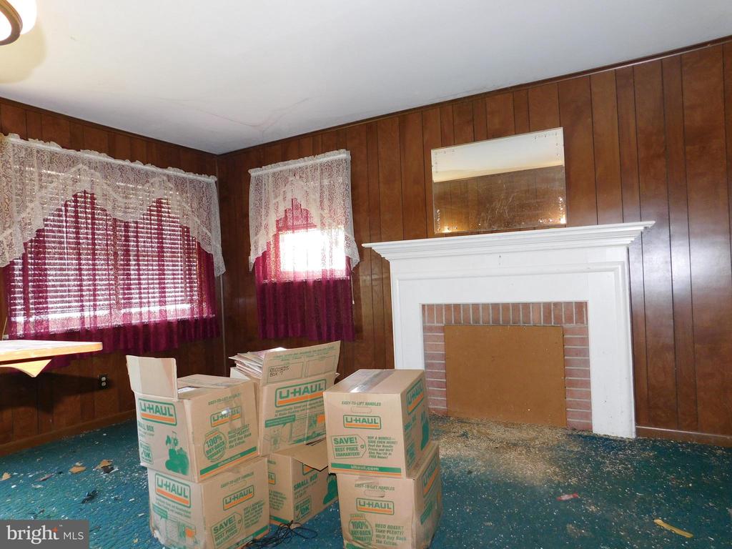 3338 SLADE COURT