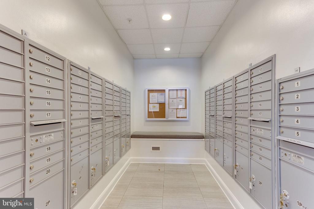 6301 EDSALL ROAD Unit: 122